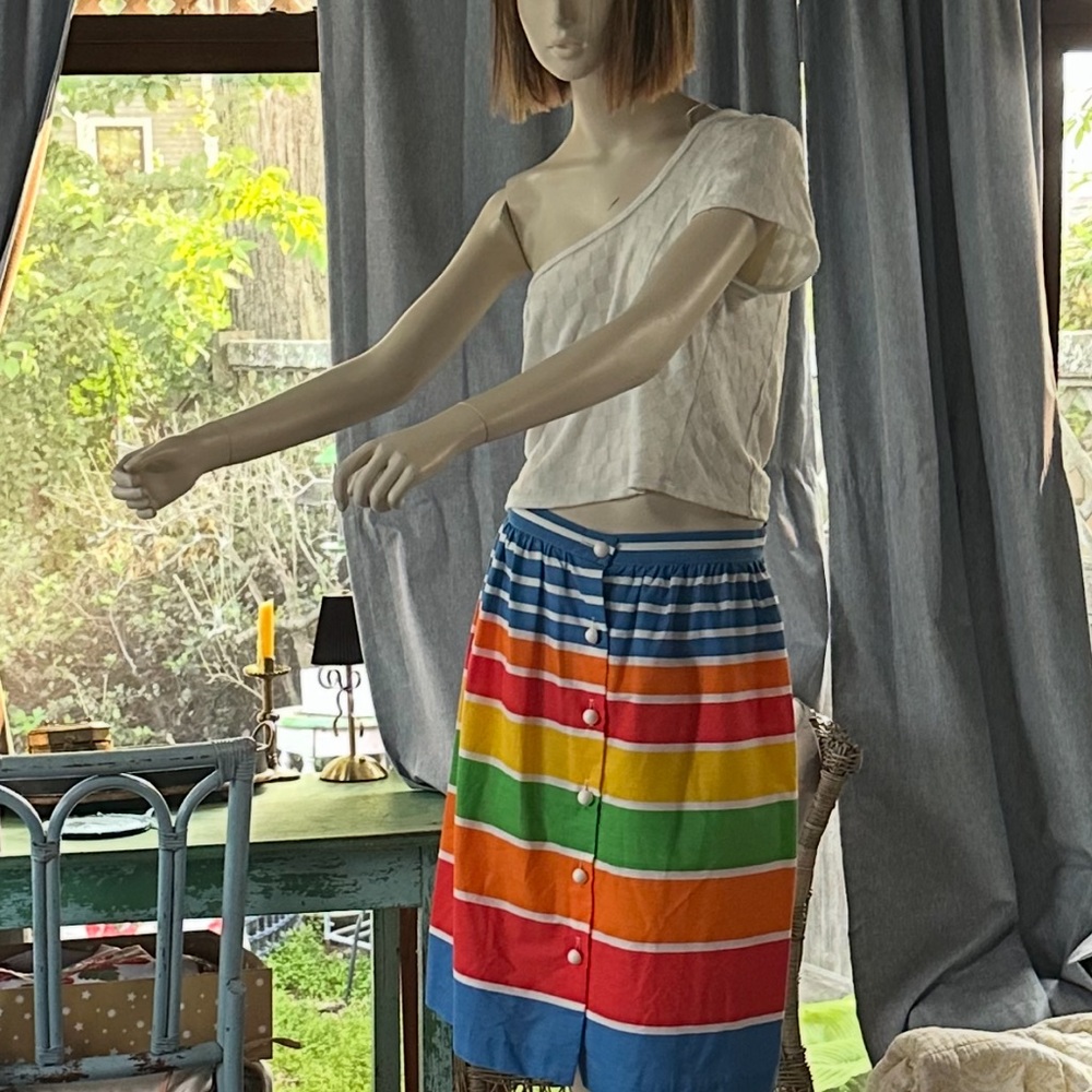 Vibrant Vintage Knee-Length A-Line Skirt